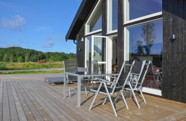 Amazing home in årjäng with kitchen