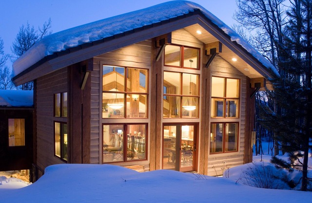 Amazing Location, Large, Lodge Style Mountainside Ski House Sleeps 17+