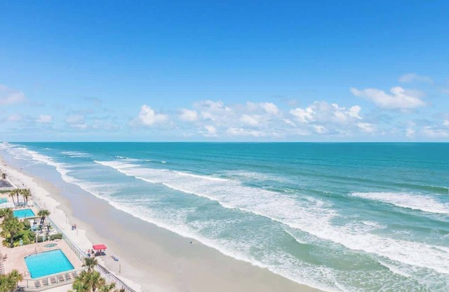 Amazing Oceanfront 3 bed 3 bath Condo