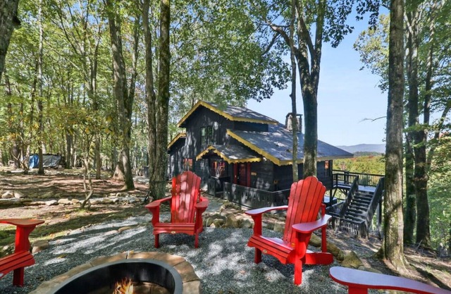 Amazing Views! Welcome to Chalet Montagne!
