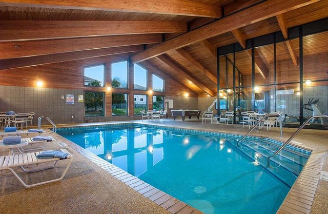 AmericInn by Wyndham Mankato Conference Center