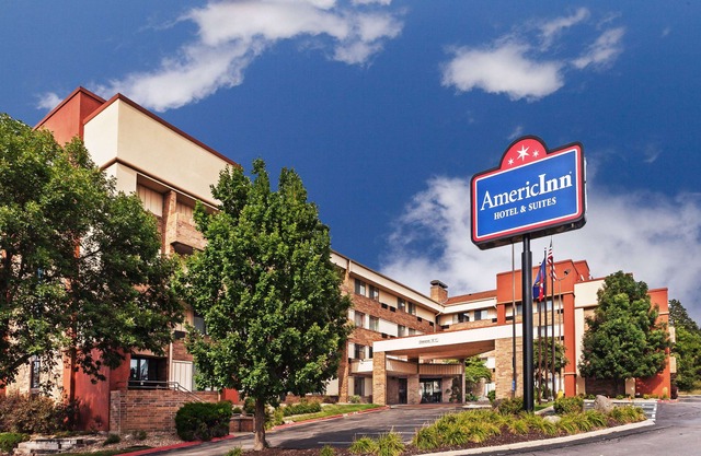 AmericInn by Wyndham Omaha
