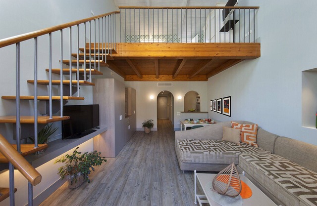 AMORE RENTALS - Casa La Maisonette with Air Conditioning, Balcony and Internet WI-FI