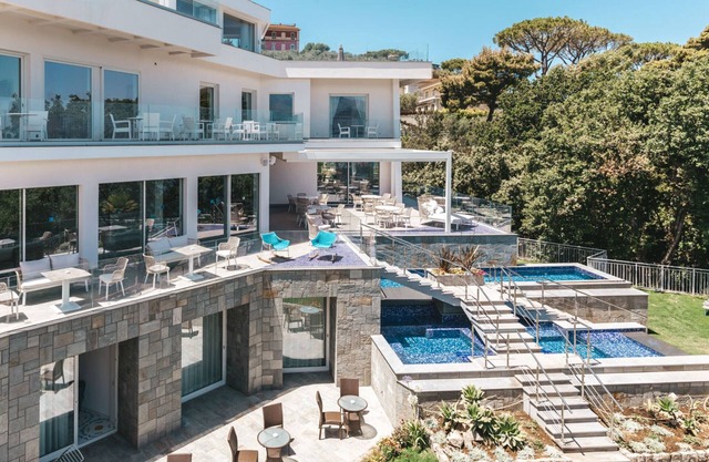 AMORE RENTALS- Villa Sacco with Private Swimming Pools, Sea View, Ideal for a Luxury Holiday