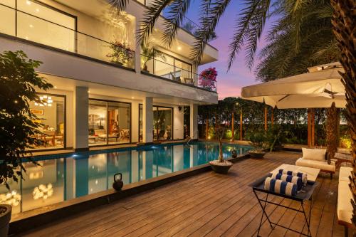 Amorzito by Solitaire Stays