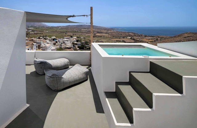 Amphora Thalassa Seaview Gem w/Private Jacuzzi