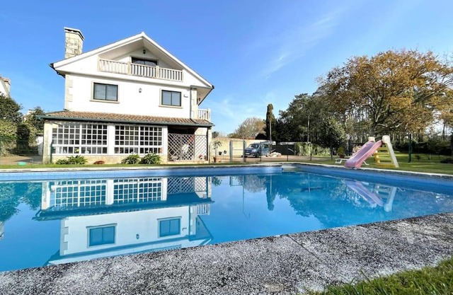 Amplia casa familiar