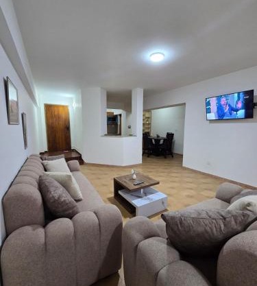 Amplio y cómodo apto Diagonal a URBE