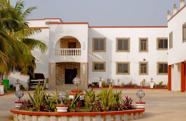 Amuzu Hotel