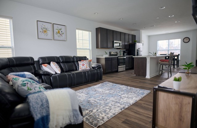 An Elegant Home suitable for longer stays-Stay in our world of comfort and style