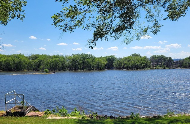 An excellent home on the backwaters of the Mississippi river awaits you