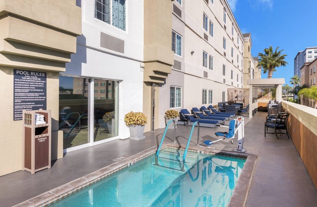 Anaheim Family Escape! 2 Units w/Pool, Laundry, Gym & Near Disneyland!
