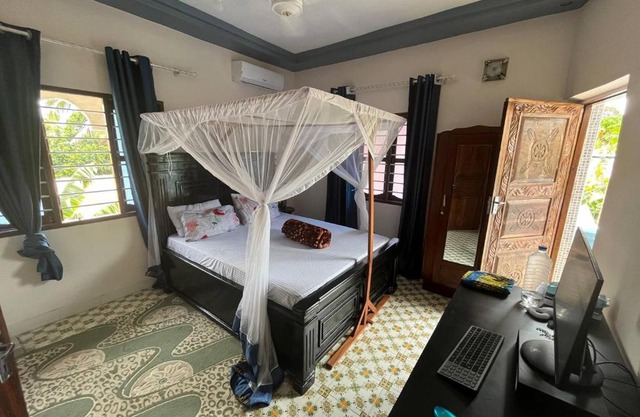 Anayah House