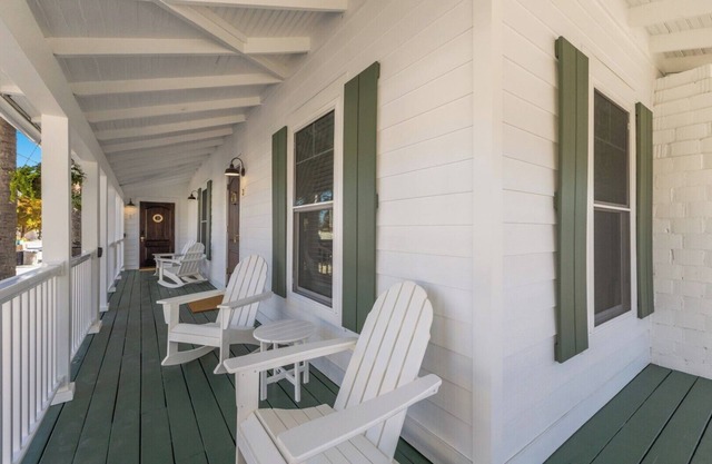 Anchor Inn #3, a charming 2-bedroom retreat in the heart of Boca Grande - Sleeps 6