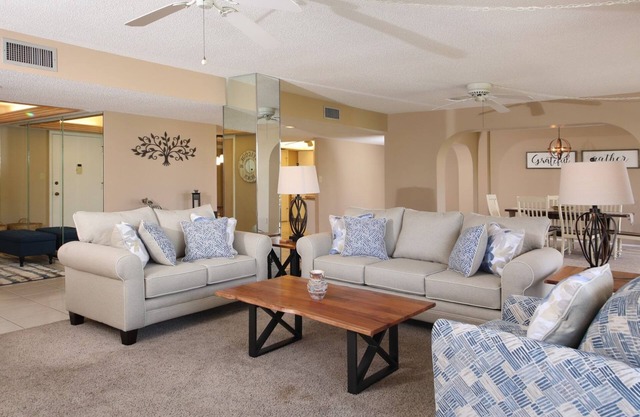 Anchorage Resort 3 Bedroom 3rd Floor Condo with Balcony 0886