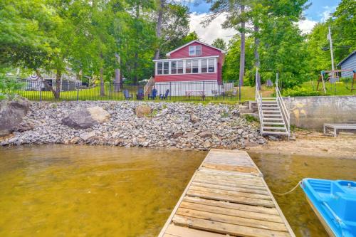 Androscoggin Lakefront Cottage, Boat Dock and Views!