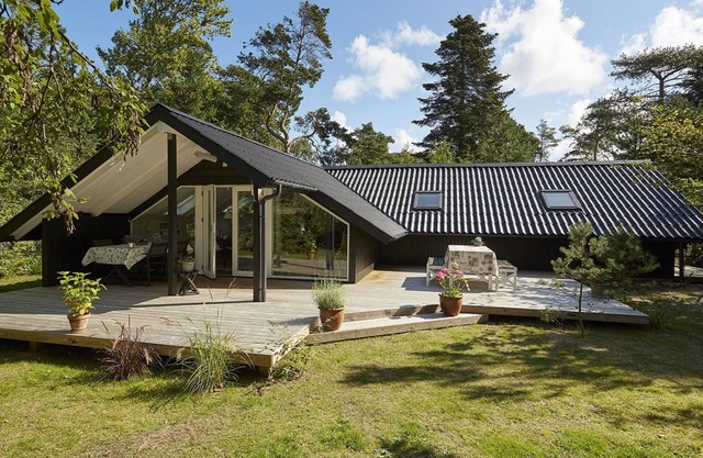 "Andy" - 150m from the sea by Interhome