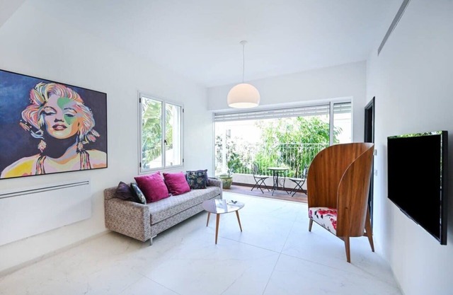 Andy Warhol at Hakerem by Holyguest