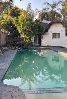 Aneiwa airport lodge