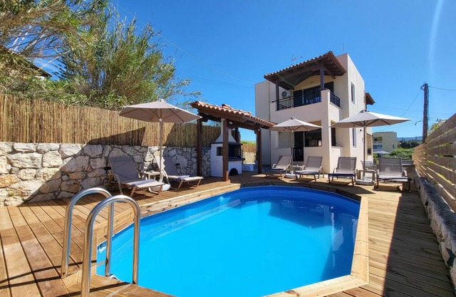 Anelia Serene Villa 500 m from the beach!