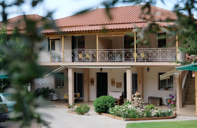 Anna Apartments
