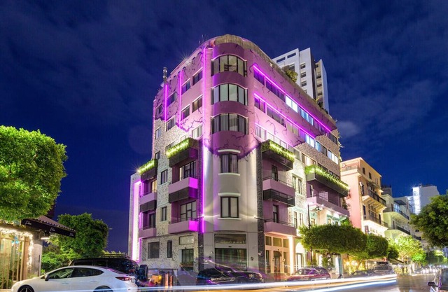 Anoor 208 Studio Gemmayze | Balcony & 24/7 Power