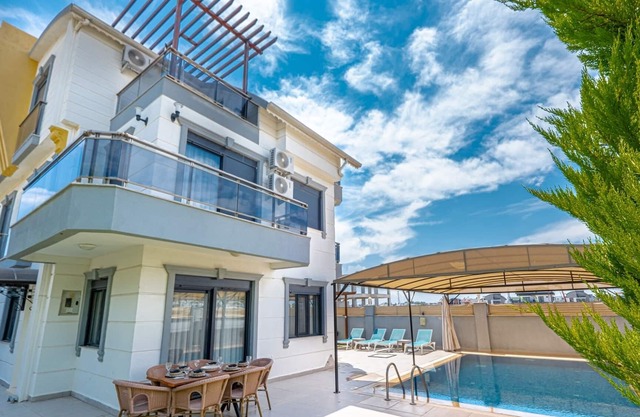 Antalya Oasis: Private Villa & Pool