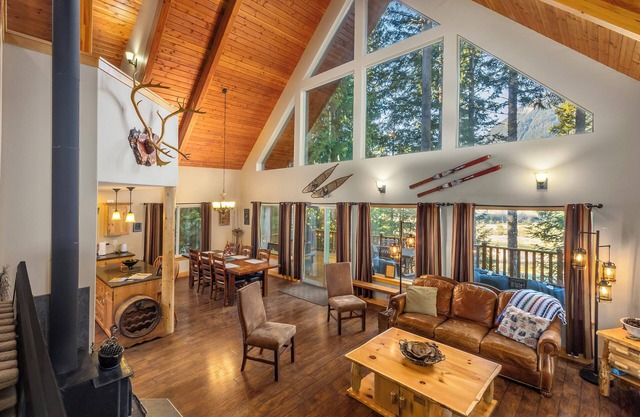 `Antler Ridge` | 4 Bed, 2 Bath