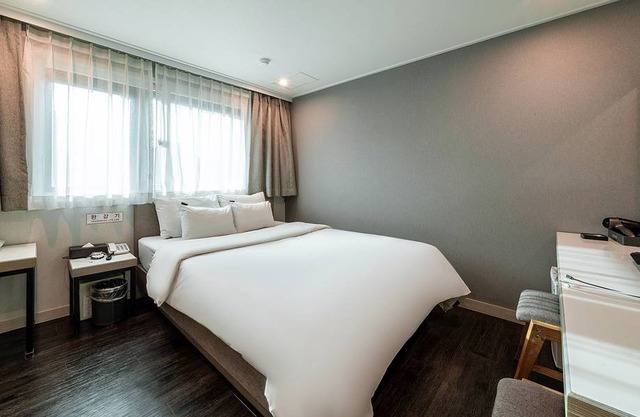 Anyang Illowa Hotel