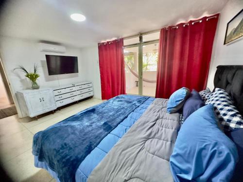 Apartamento Único en Caracas 3 habitaciones, 3 baños, terrazas, hamaca, estacionamiento, smartv, wifi y una decoración brutal estilo Art Déco - Moderno