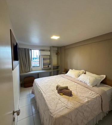 Apartamento amplo e equipado, entre a praia e o centro