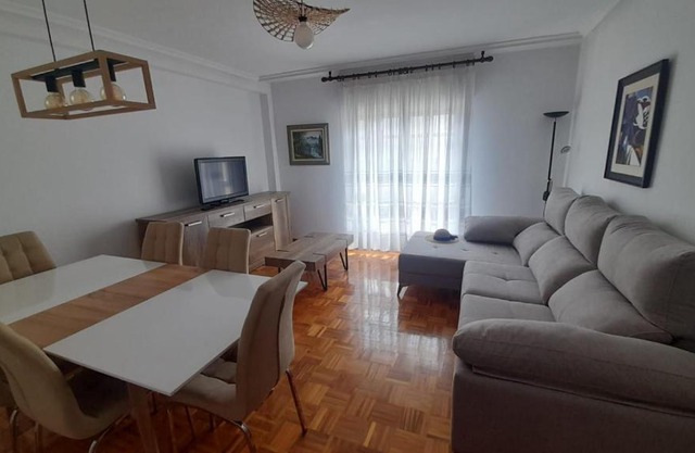 APARTAMENTO EN CANDAS CON GARAJE
