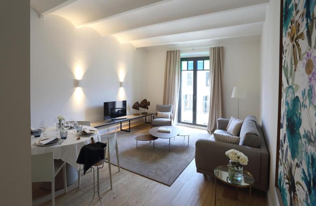 Apartaments Plaça Del Vi