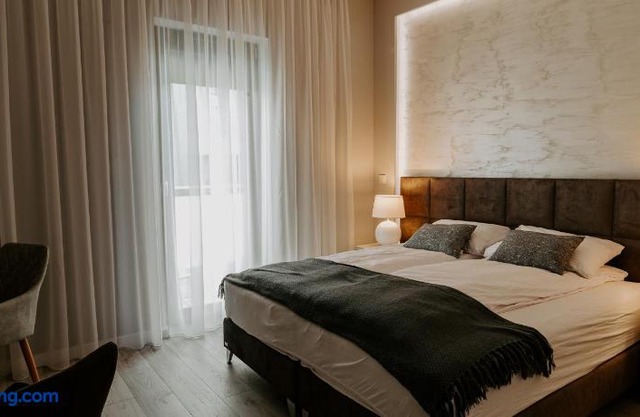 Apartamenty i Pokoje InforesPark