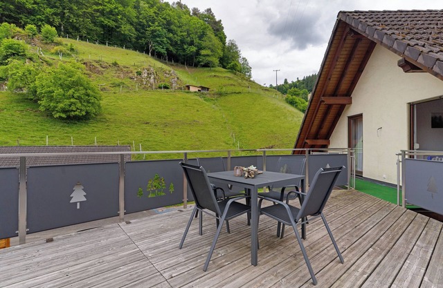 Apartment 'Schwarzwaldperle' with Private Terrace, Shared Garden and Wi-Fi