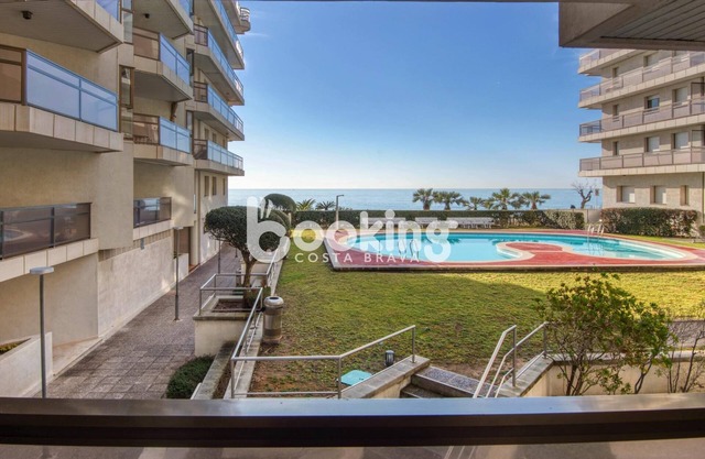 Apartment on the seafront avenue of Sant Antoni with parking