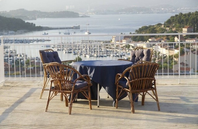 Apartment with large panoramic terrace, pool and tennis in the residential complex