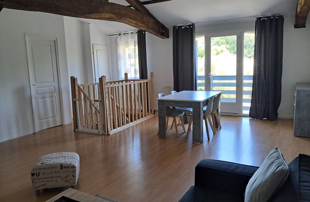 Apartment 15 minutes from Montalivet beaches. Available for 4 people.