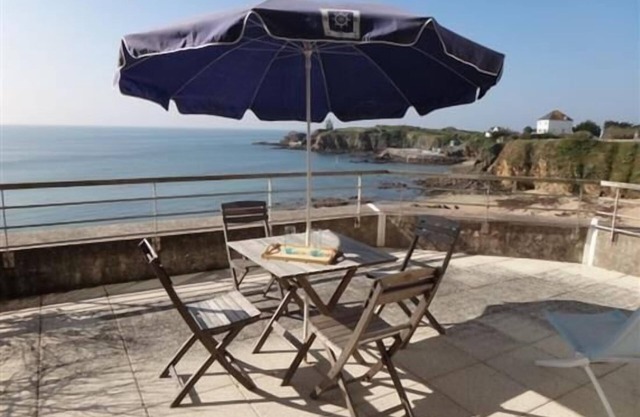 Apartment 2/4 people - on the beach