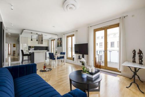 Apartment 2 BR City View Pool and Parking