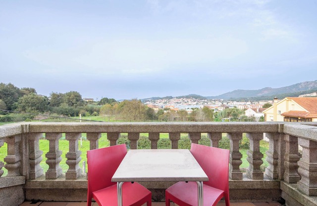 Apartment '22' with Sea View, Shared Pool and Wi-Fi