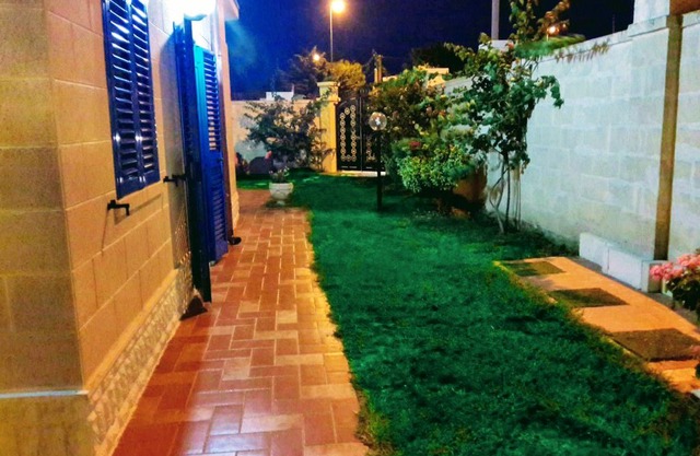 APARTMENT 4 SLEEPS IN A VILLA ONLY 100MT FROM THE SEA OF SAND