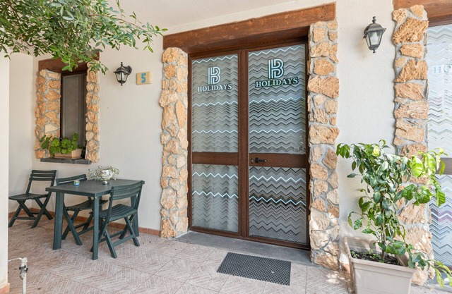 Apartment '5' with Shared Garden, Wi-Fi and Air Conditioning