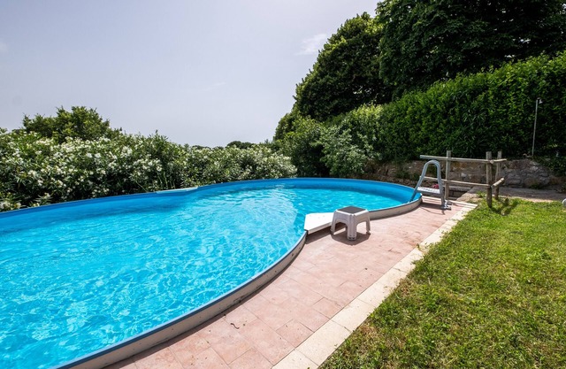 Apartment 'Agriturismo La Pieve - Margherite' with Shared Pool, Shared Garden and Wi-Fi