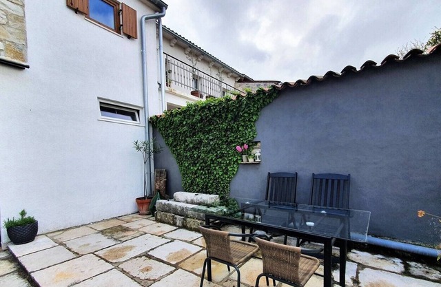 Apartment A4 in charming Istrian stone House for max 4 Persons, country side of Poreč