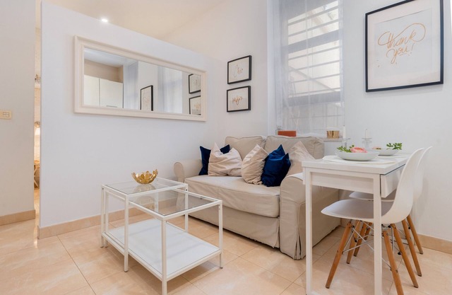 Apartment 'Alameda Cool' with Wi-Fi and Air Conditioning