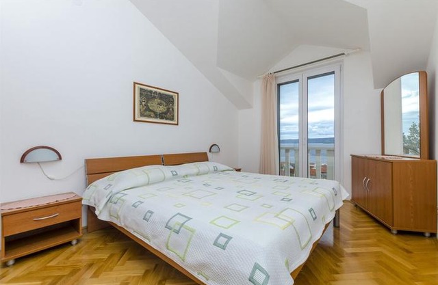 Apartment and Rooms Mate