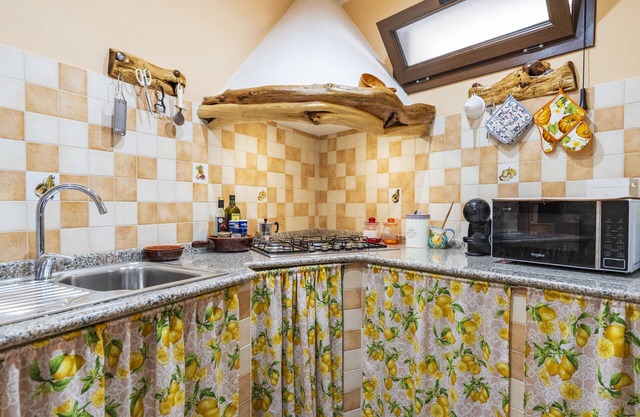 Apartment 'Appartamento Domm'e Orrosaria' with Mountain View, Balcony and Air Conditioning