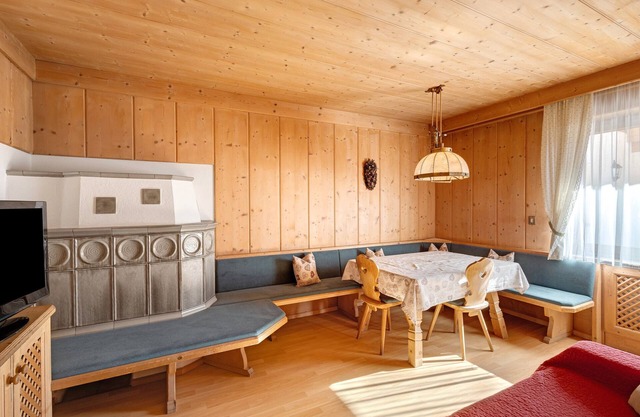 Apartment 'Appartaments Hatzlhof Nr 1' with Mountain View, Shared Terrace and Wi-Fi