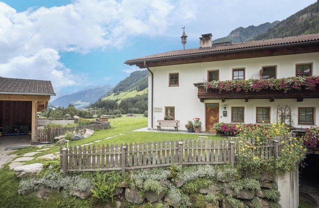 Apartment “Bärental” in Beautiful Scenery with Mountain View, Wi-Fi & Garden